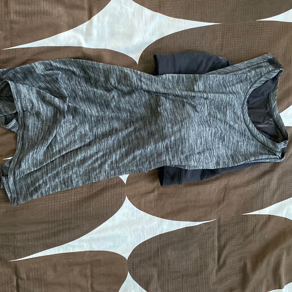 Lululemon tank with built in bra